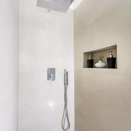 Mala Zadarvillas פריבלאקה