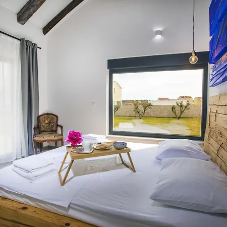 וילה Mala Zadarvillas פריבלאקה