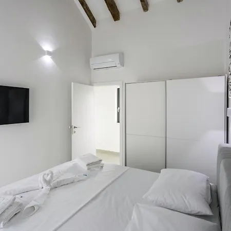 Mala Zadarvillas פריבלאקה