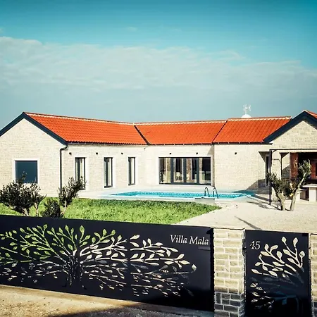 Mala Zadarvillas *